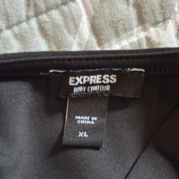 Black Express Body Contour criss-crossed back bodysuit size XL - Picture 5 of 6